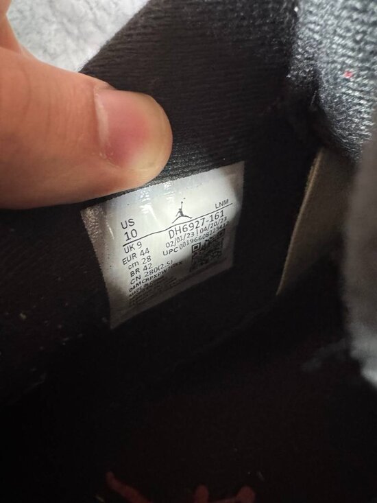 Size 10 | Jordan 4 Red Cement With Box | Pre-Owned main image 4